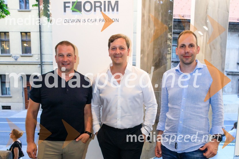 10 let salona keramike INTERRIER SHOWROOM