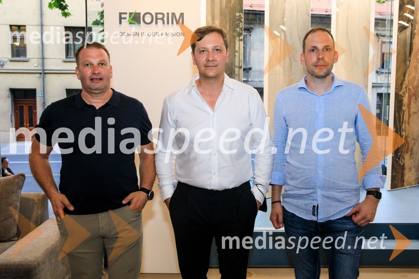 10 let salona keramike INTERRIER SHOWROOM