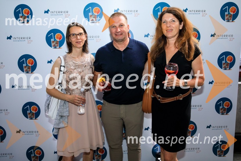 10 let salona keramike INTERRIER SHOWROOM