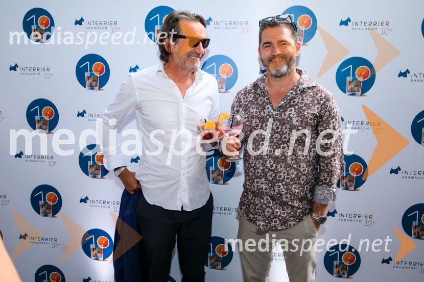 10 let salona keramike INTERRIER SHOWROOM