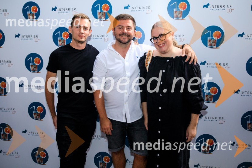 10 let salona keramike INTERRIER SHOWROOM