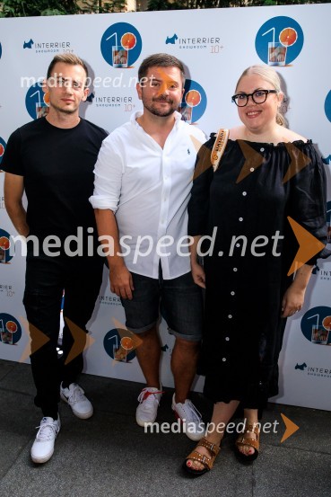 10 let salona keramike INTERRIER SHOWROOM