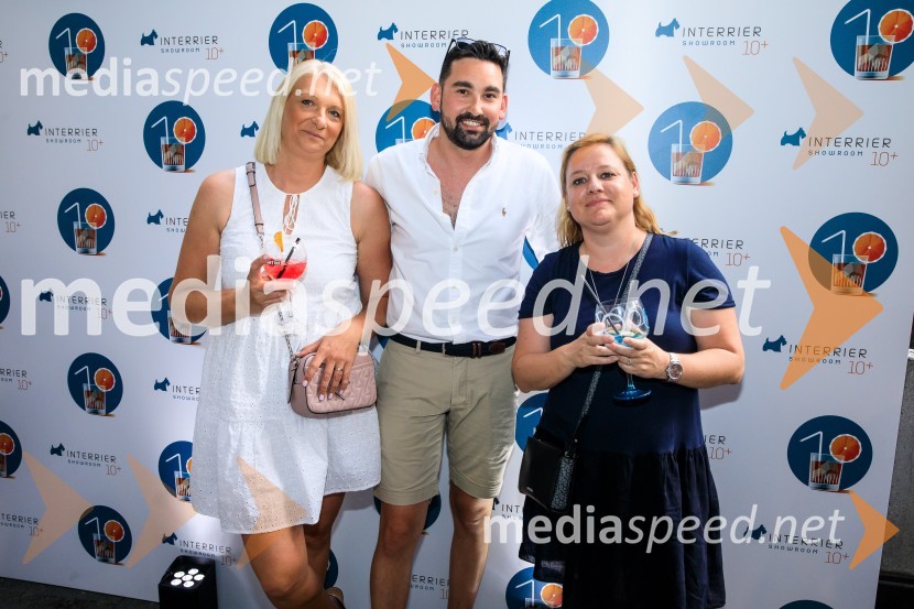 10 let salona keramike INTERRIER SHOWROOM