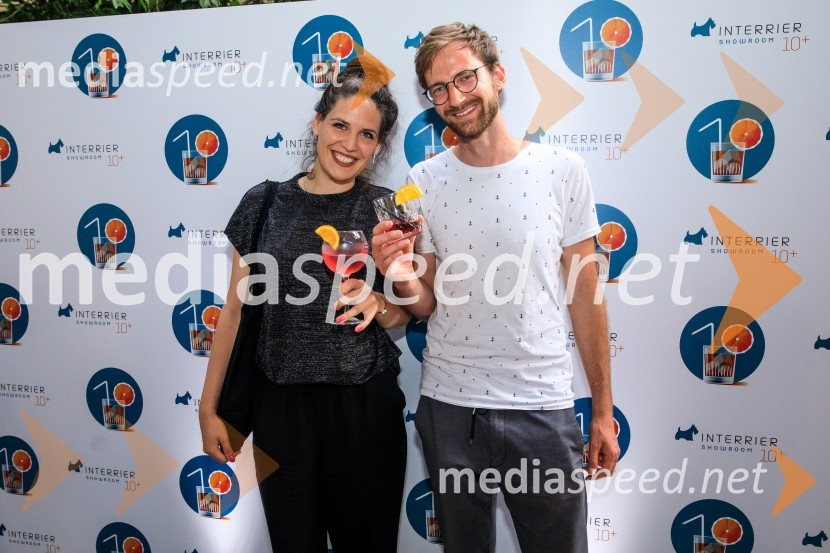 10 let salona keramike INTERRIER SHOWROOM