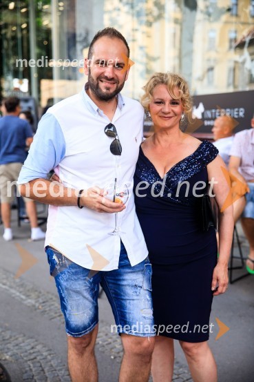 10 let salona keramike INTERRIER SHOWROOM