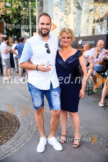 10 let salona keramike INTERRIER SHOWROOM