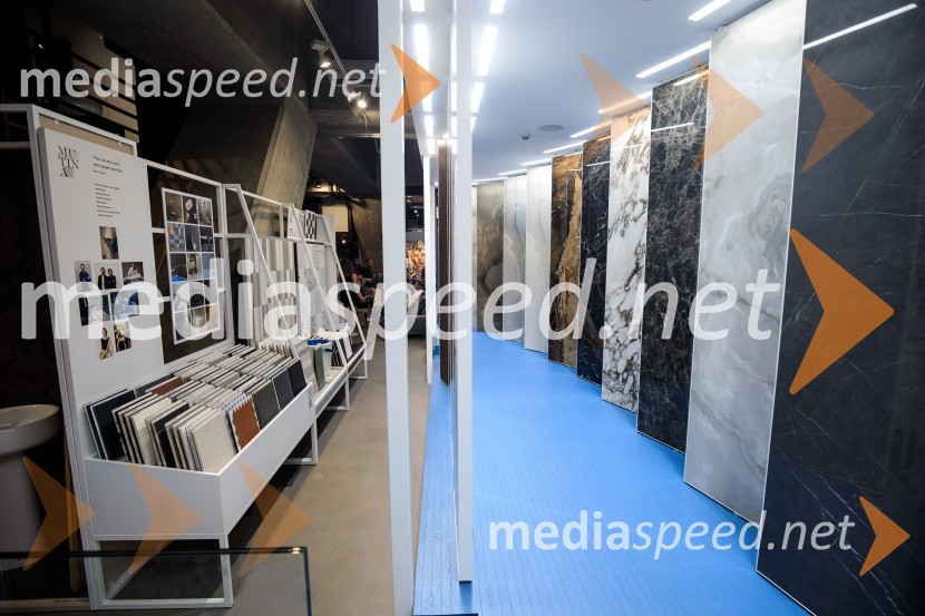 10 let salona keramike INTERRIER SHOWROOM