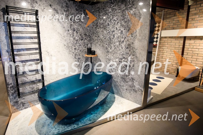 10 let salona keramike INTERRIER SHOWROOM