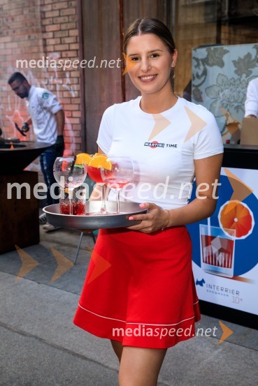 10 let salona keramike INTERRIER SHOWROOM