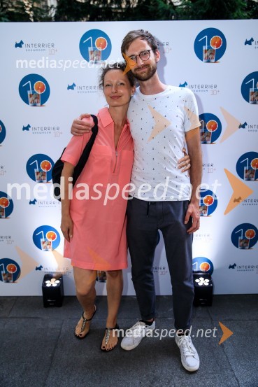 10 let salona keramike INTERRIER SHOWROOM