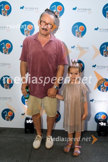 10 let salona keramike INTERRIER SHOWROOM