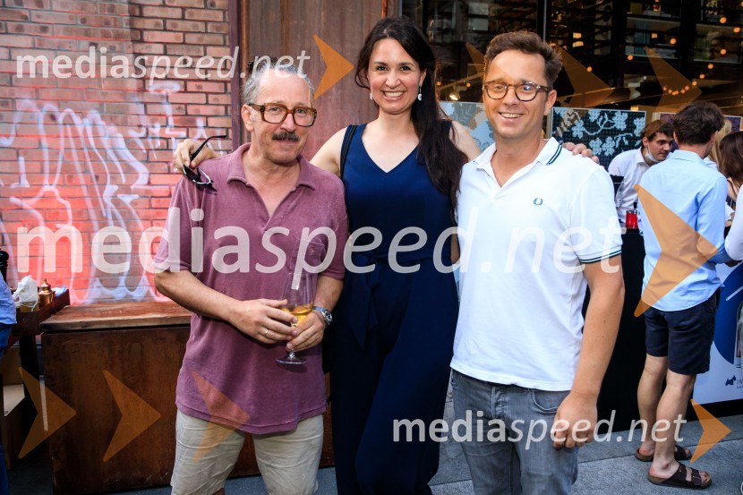 10 let salona keramike INTERRIER SHOWROOM