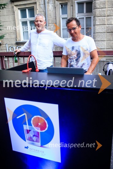 10 let salona keramike INTERRIER SHOWROOM