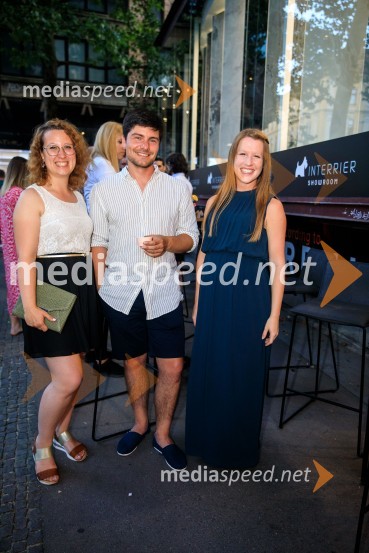 10 let salona keramike INTERRIER SHOWROOM