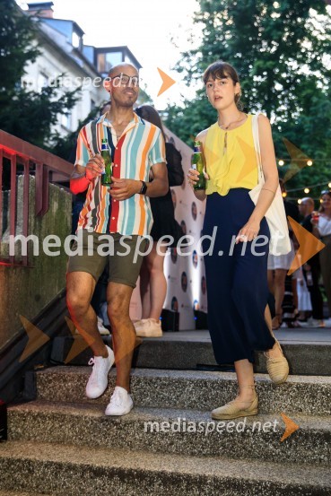 10 let salona keramike INTERRIER SHOWROOM