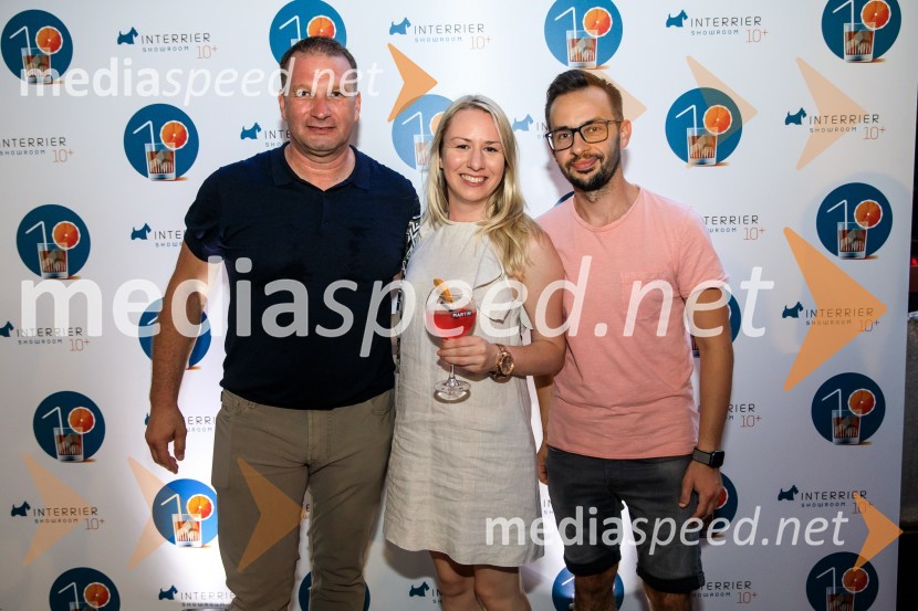 10 let salona keramike INTERRIER SHOWROOM