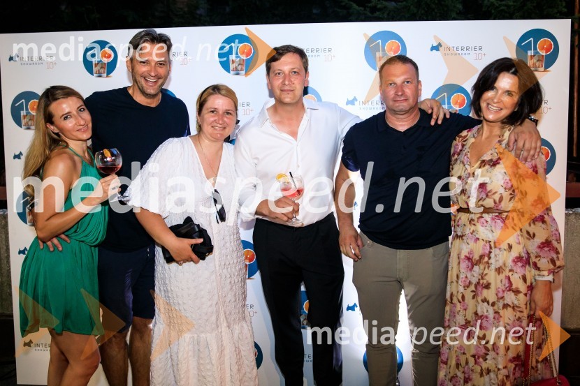 10 let salona keramike INTERRIER SHOWROOM