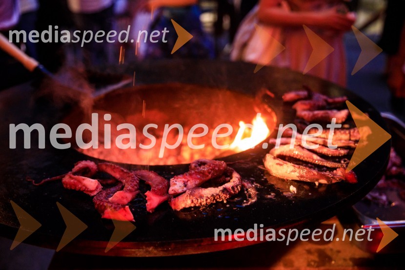 10 let salona keramike INTERRIER SHOWROOM