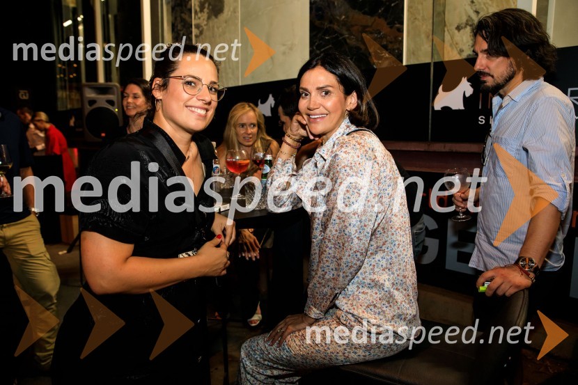 10 let salona keramike INTERRIER SHOWROOM