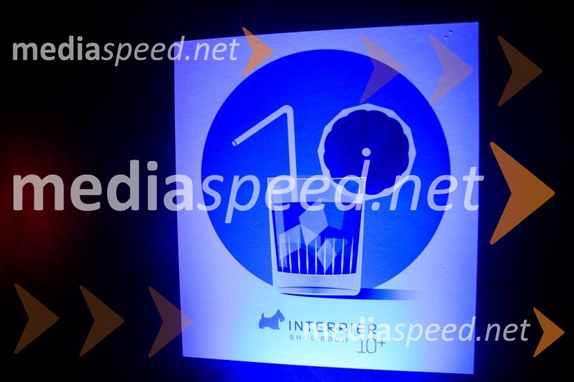 10 let salona keramike INTERRIER SHOWROOM