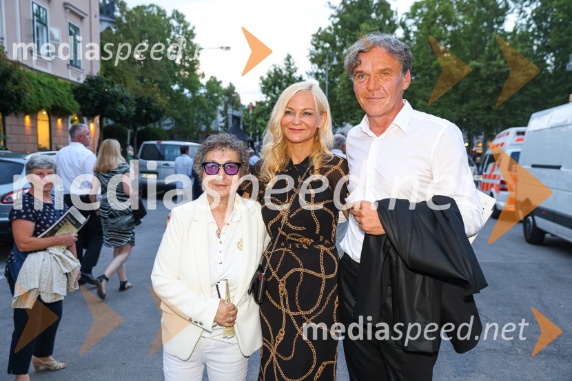  Dragica Petrovič, režiserka in producentka; dr. Jerneja Kastelic, direktorica sektorja za gospodarjenje z objekti in najemniki, Mercator d.d.; mag. David Kastelic, predsednik uprave, Zavarovalnica Sava, d.d.Plácido Domingo, Festival Ljubjana