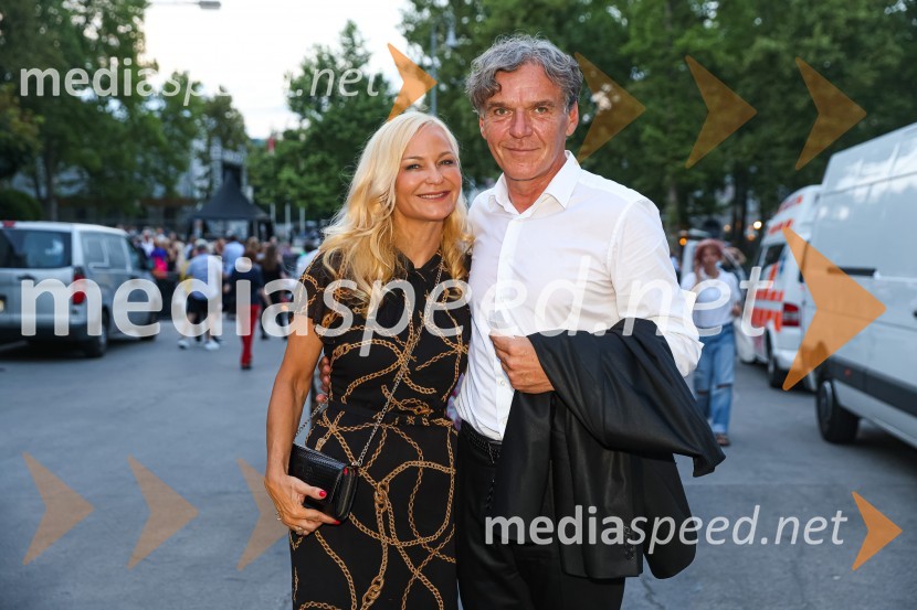 dr. Jerneja Kastelic, direktorica sektorja za gospodarjenje z objekti in najemniki, Mercator d.d.; mag. David Kastelic, predsednik uprave, Zavarovalnica Sava, d.d.Plácido Domingo, Festival Ljubjana