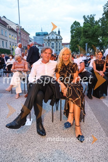 mag. David Kastelic, predsednik uprave, Zavarovalnica Sava, d.d.; dr. Jerneja Kastelic, direktorica sektorja za gospodarjenje z objekti in najemniki, Mercator d.d.Plácido Domingo, Festival Ljubjana