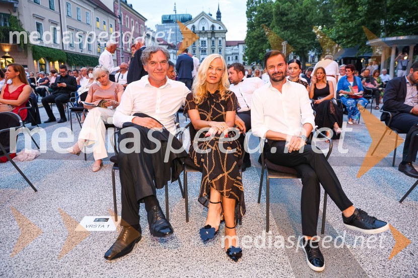 mag. David Kastelic, predsednik uprave, Zavarovalnica Sava, d.d.; dr. Jerneja Kastelic, direktorica sektorja za gospodarjenje z objekti in najemniki, Mercator d.d.Plácido Domingo, Festival Ljubjana