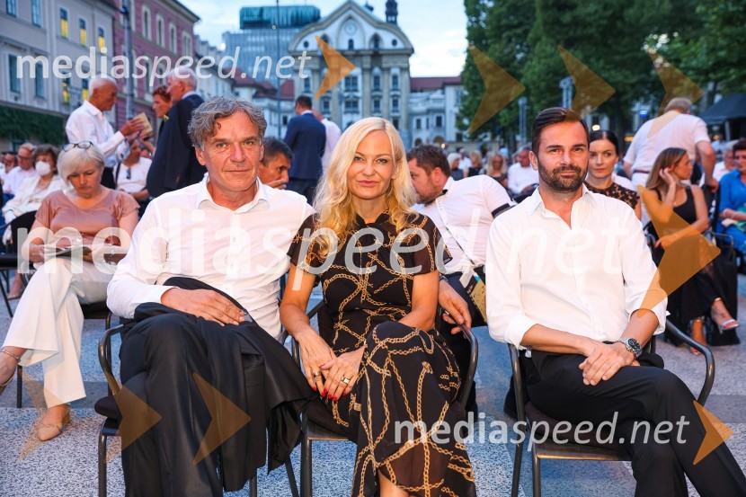 mag. David Kastelic, predsednik uprave, Zavarovalnica Sava, d.d.; dr. Jerneja Kastelic, direktorica sektorja za gospodarjenje z objekti in najemniki, Mercator d.d.;  ... Plácido Domingo, Festival Ljubjana