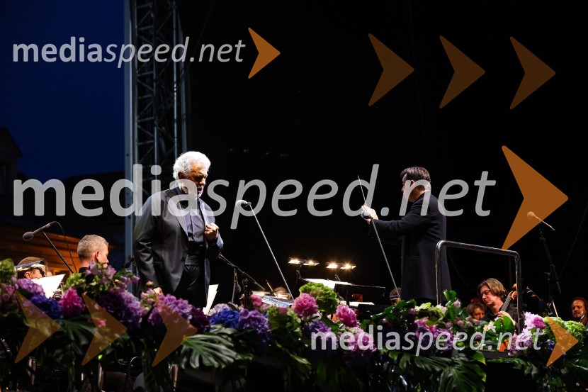  Plácido Domingo, tenorist;  Jordi Bernácer, dirigentPlácido Domingo, Festival Ljubjana