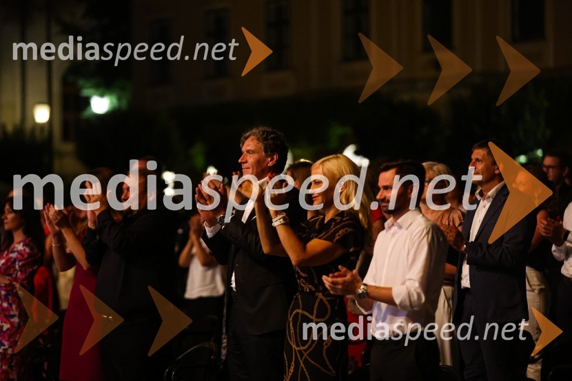 mag. David Kastelic, predsednik uprave, Zavarovalnica Sava, d.d.; dr. Jerneja Kastelic, direktorica sektorja za gospodarjenje z objekti in najemniki, Mercator d.d.Plácido Domingo, Festival Ljubjana