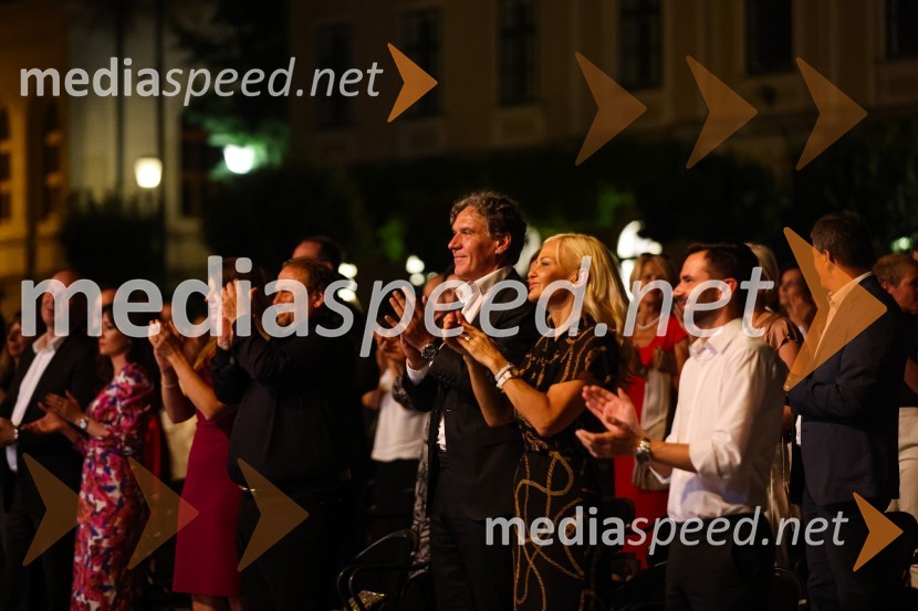 mag. David Kastelic, predsednik uprave, Zavarovalnica Sava, d.d.; dr. Jerneja Kastelic, direktorica sektorja za gospodarjenje z objekti in najemniki, Mercator d.d.Plácido Domingo, Festival Ljubjana