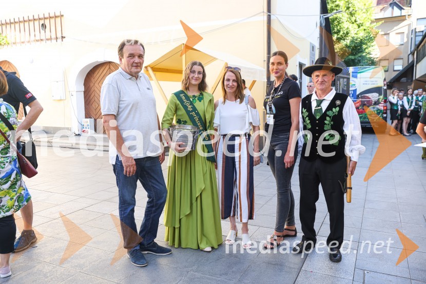  Franc Zdolšek, župan, občina Laško;  ... ;  ... ;  Tina Belej, STIK Laško, direktorica;  ... Pivo in cvetje 2021, petek