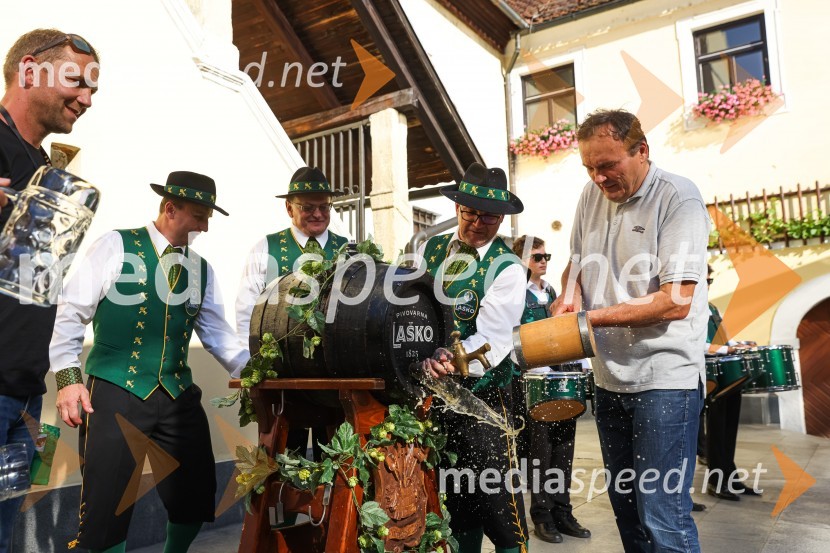  Urban Kramberger, manager blagovne skupine, Pivovarna Laško Union;  ... ;  ... ;  ... ;  Franc Zdolšek, župan, občina LaškoPivo in cvetje 2021, petek