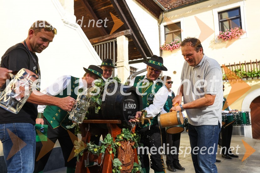  Urban Kramberger, manager blagovne skupine, Pivovarna Laško Union;  ... ;  ... ;  ... ;  Franc Zdolšek, župan, občina LaškoPivo in cvetje 2021, petek