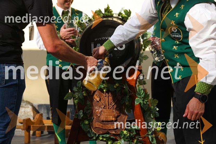 Pivo in cvetje 2021, petek