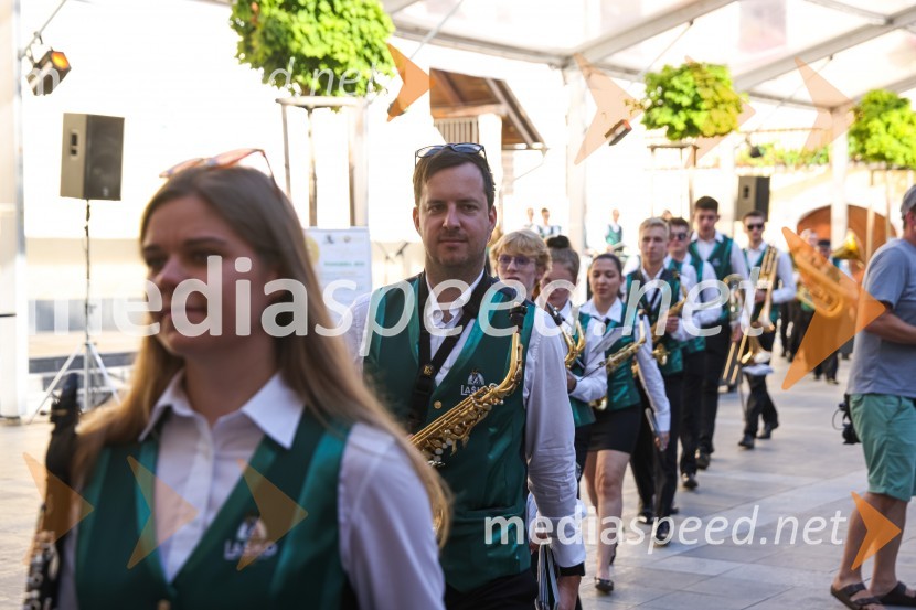 Pivo in cvetje 2021, petek