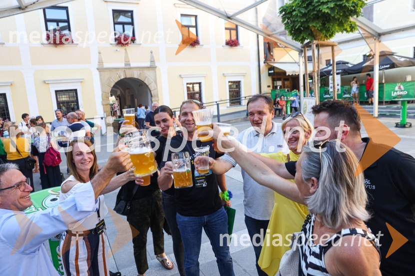 Pivo in cvetje 2021, petek