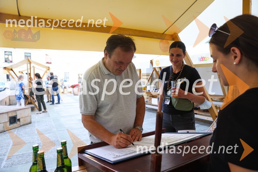  Franc Zdolšek, župan, občina Laško;  Tina Belej, STIK Laško, direktoricaPivo in cvetje 2021, petek