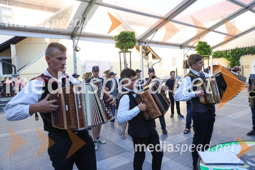 Pivo in cvetje 2021, petek