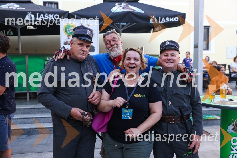 Pivo in cvetje 2021, petek