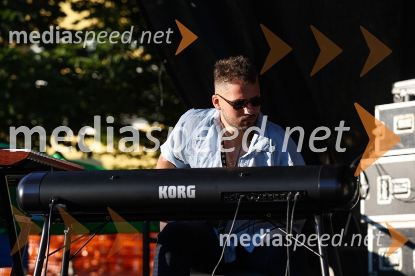 Pivo in cvetje 2021, petek