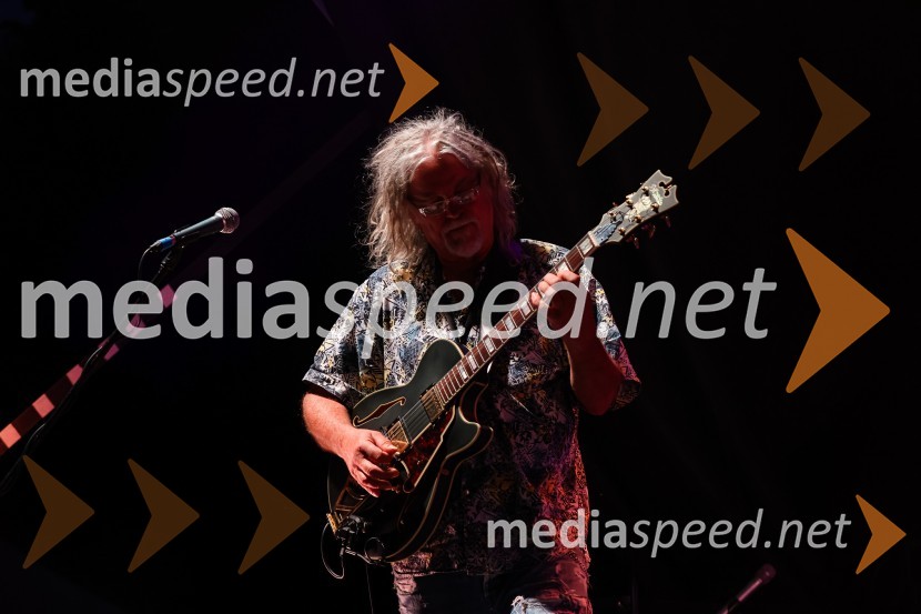 Pivo in cvetje 2021, petek