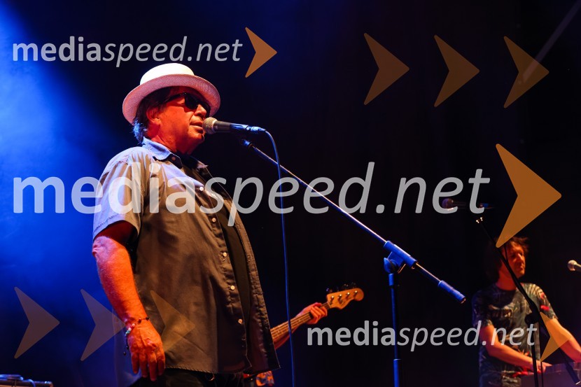  Gregor Skočir, pevec skupine Big Foot MamaPivo in cvetje 2021, petek