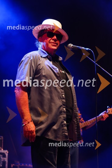  Gregor Skočir, pevec skupine Big Foot MamaPivo in cvetje 2021, petek