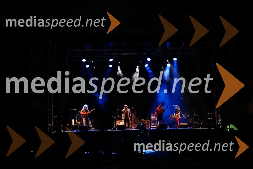 Pivo in cvetje 2021, petek