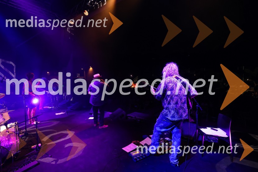 Pivo in cvetje 2021, petek