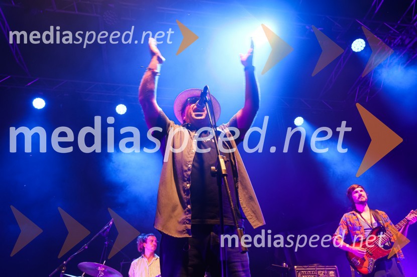  Gregor Skočir, pevec skupine Big Foot MamaPivo in cvetje 2021, petek