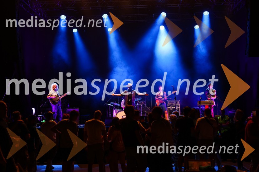 Pivo in cvetje 2021, petek