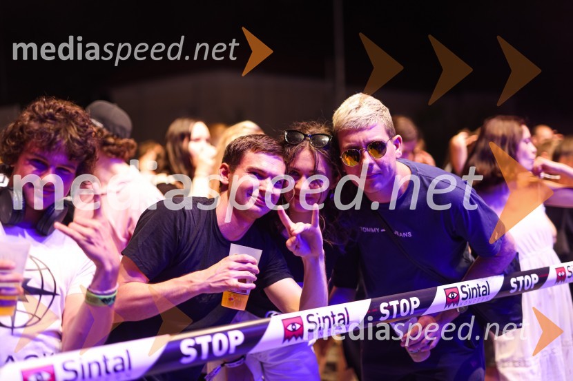 Pivo in cvetje 2021, petek